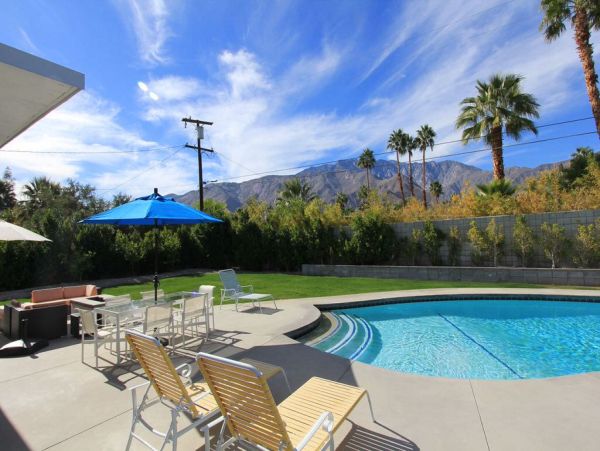 Palm Springs Home 984069