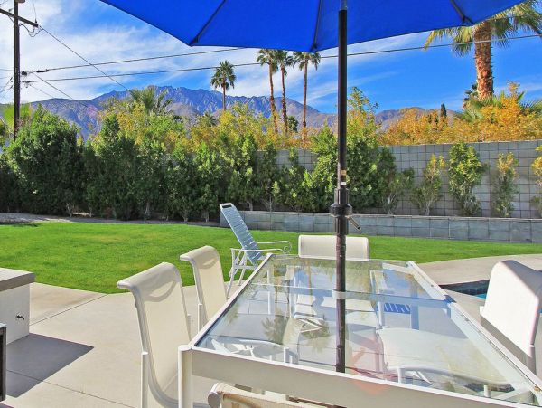 Palm Springs Home 984069