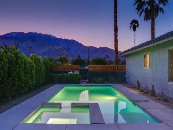 Palm Springs Home 984070