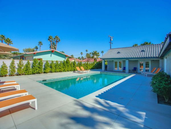 Palm Springs Home 984070