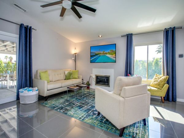 Palm Springs Home 984070