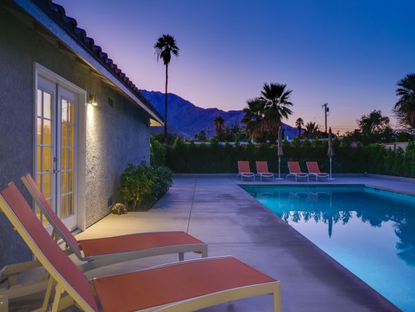 Palm Springs Home 984070