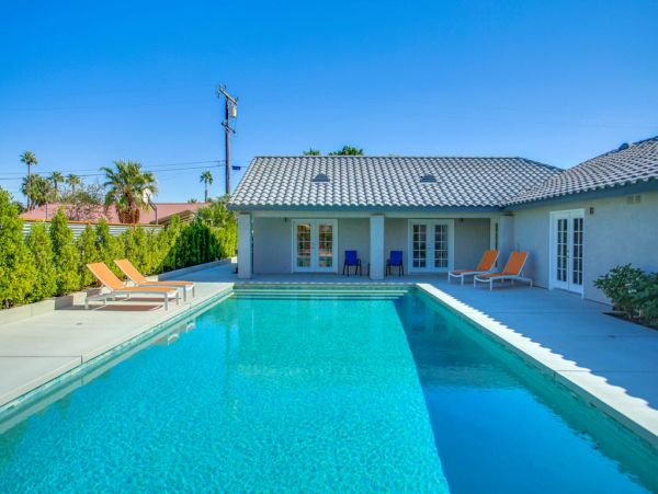 Palm Springs Home 984070