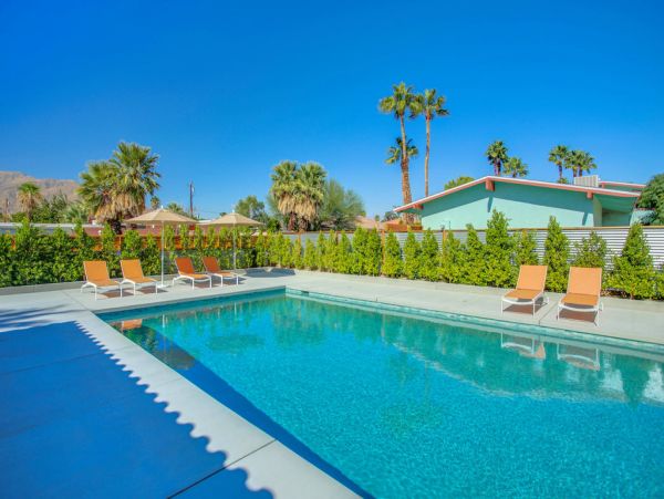 Palm Springs Home 984070