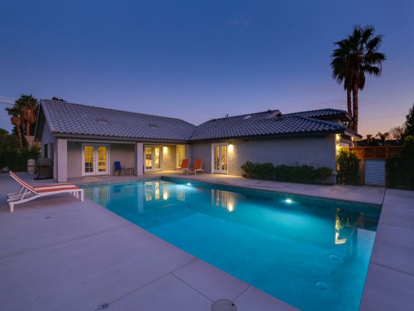 Palm Springs Home 984070