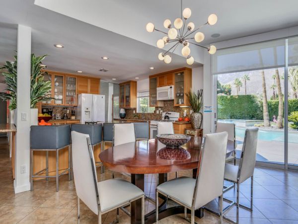 Palm Springs Home 984071