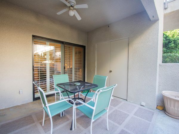 Palm Springs Home 984072