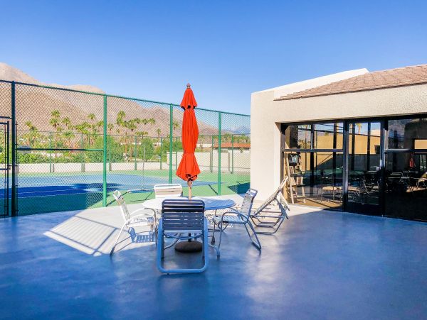 Palm Springs Home 984072