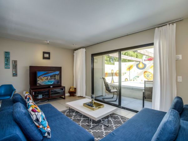 Palm Springs Home 984073