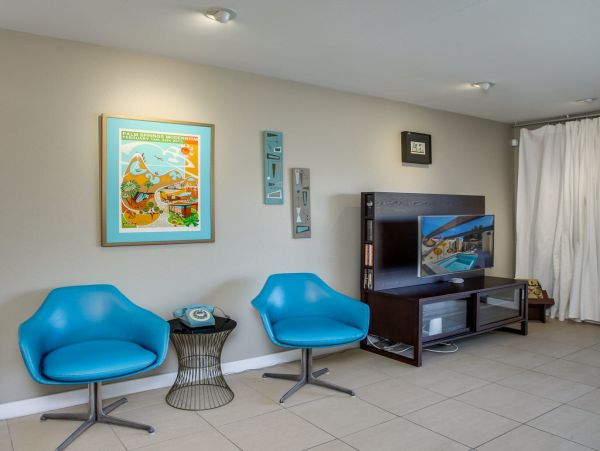 Palm Springs Home 984073