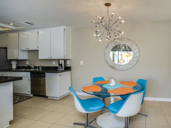 Palm Springs Home 984073