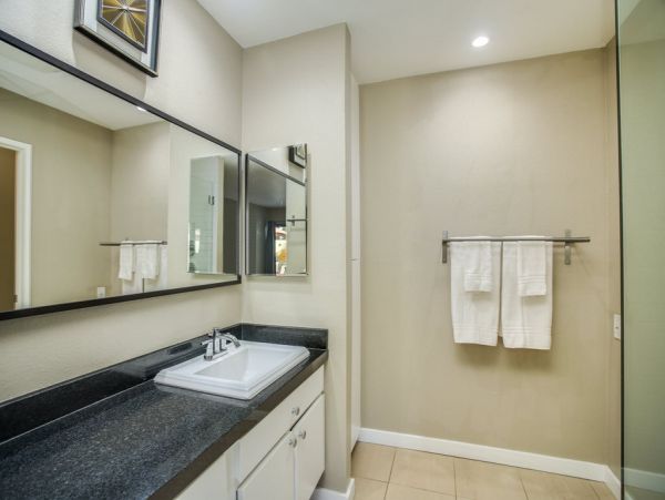 Palm Springs Home 984073