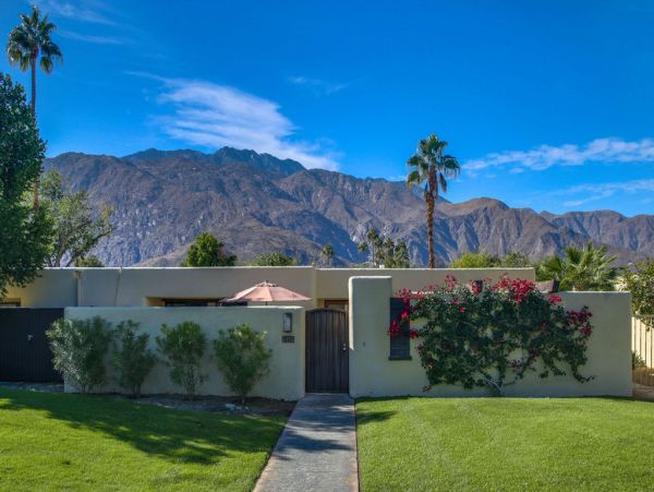 Palm Springs Home 984073