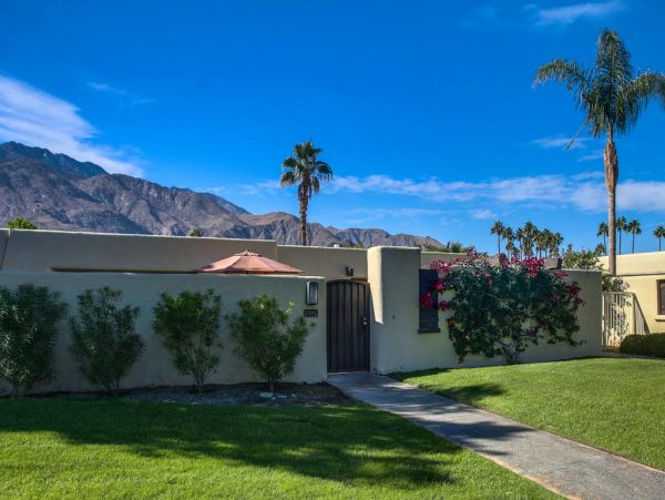 Palm Springs Home 984073