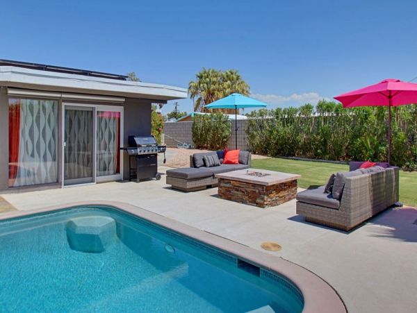 Palm Springs Home 984074