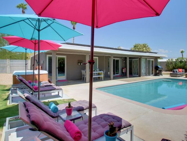 Palm Springs Home 984074