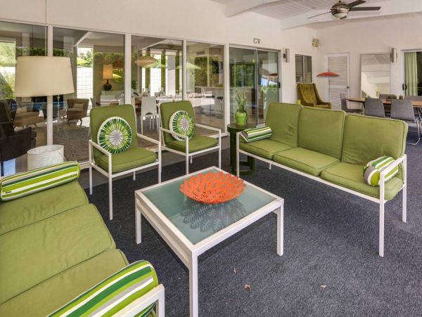 Palm Springs Home 984075