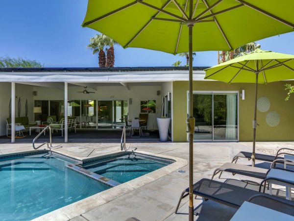 Palm Springs Home 984075