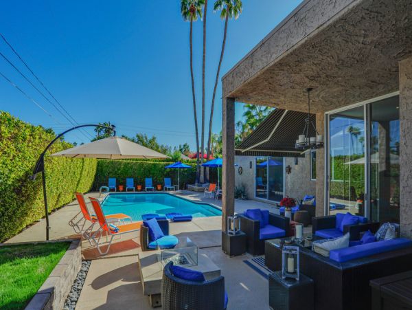 Palm Springs Home 984076