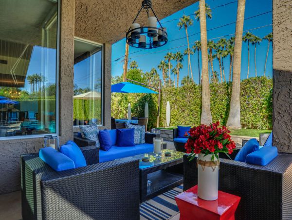 Palm Springs Home 984076