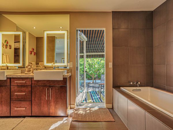 Palm Springs Home 984076