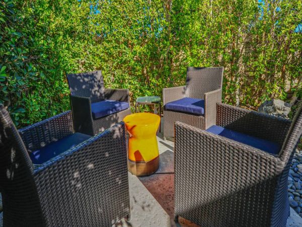 Palm Springs Home 984076