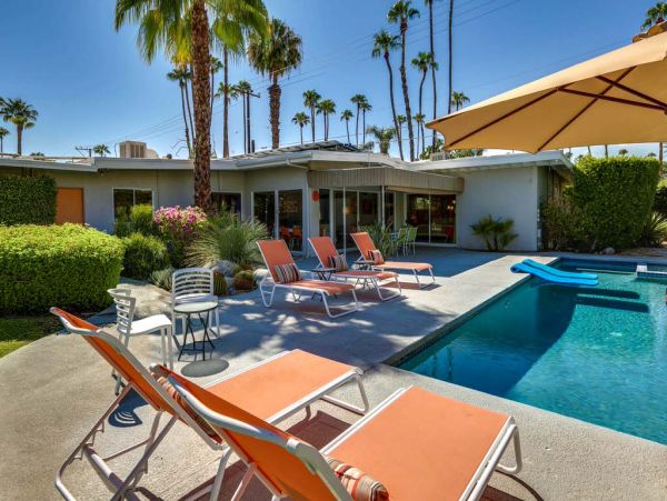 Palm Springs Home 984077