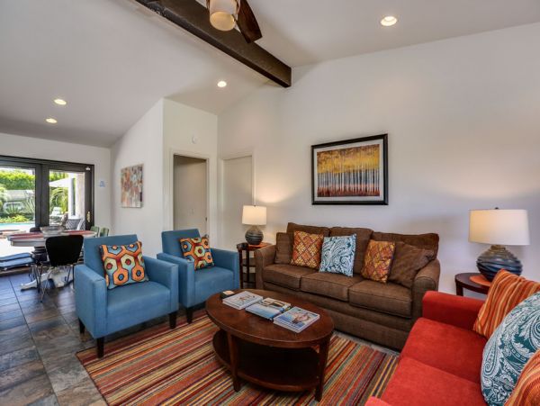 Palm Springs Home 984078