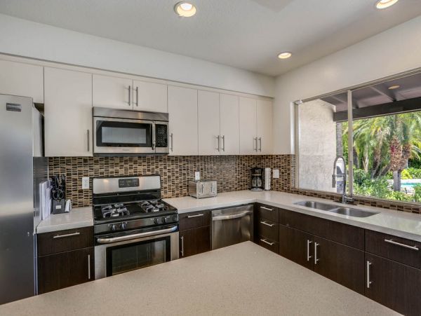 Palm Springs Home 984078