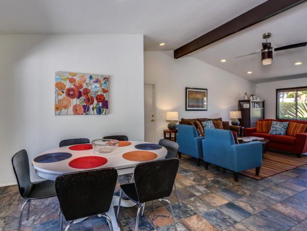 Palm Springs Home 984078
