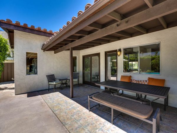 Palm Springs Home 984078