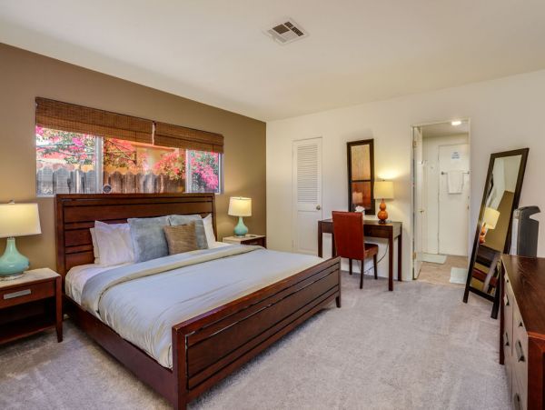 Palm Springs Home 984078
