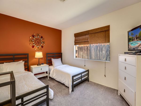 Palm Springs Home 984078
