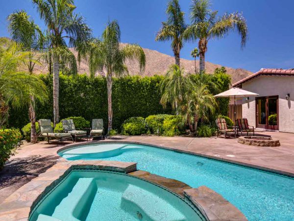 Palm Springs Home 984078
