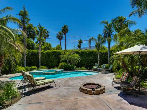 Palm Springs Home 984078