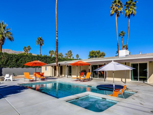 Palm Springs Home 984079