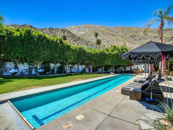 Palm Springs Home 984082