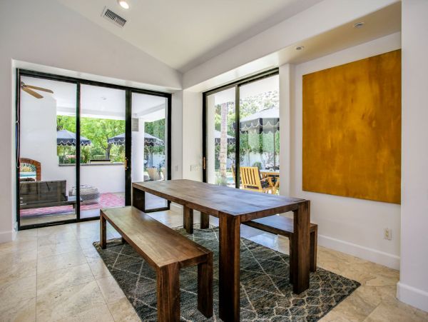 Palm Springs Home 984082