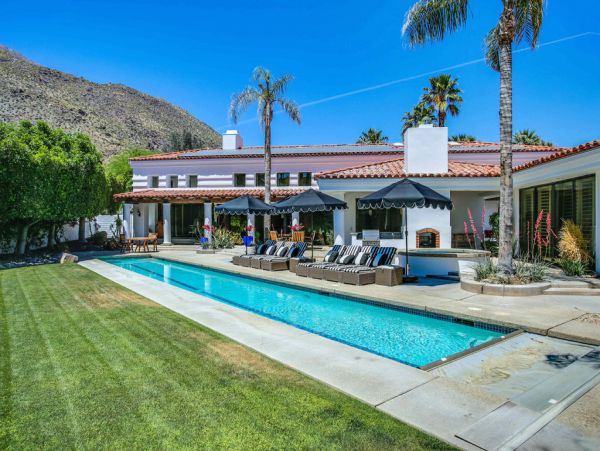 Palm Springs Home 984082