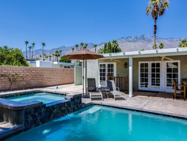 Palm Springs Home 984083