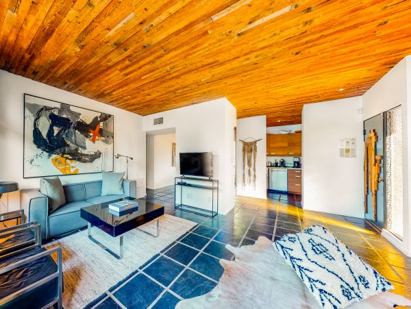 Palm Springs Home 984085