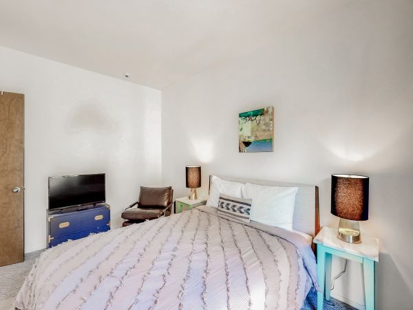 Palm Springs Home 984085