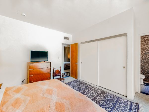 Palm Springs Home 984085