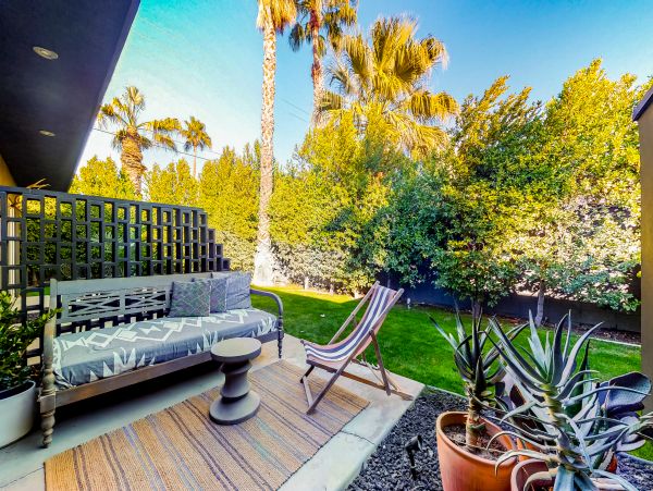 Palm Springs Home 984085