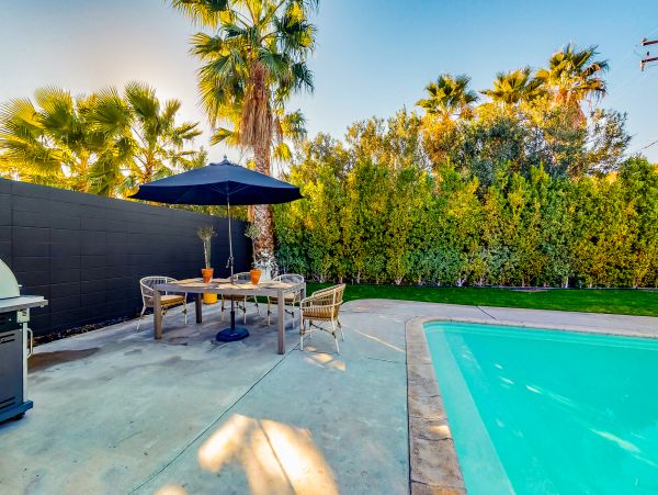 Palm Springs Home 984085