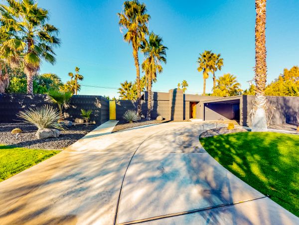 Palm Springs Home 984085