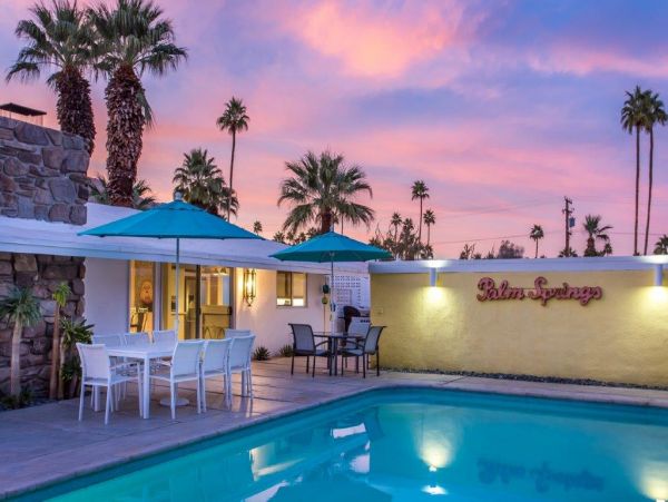 Palm Springs Home 984086