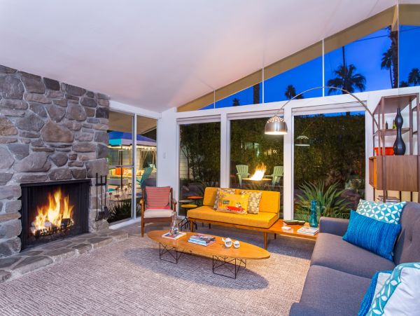 Palm Springs Home 984086