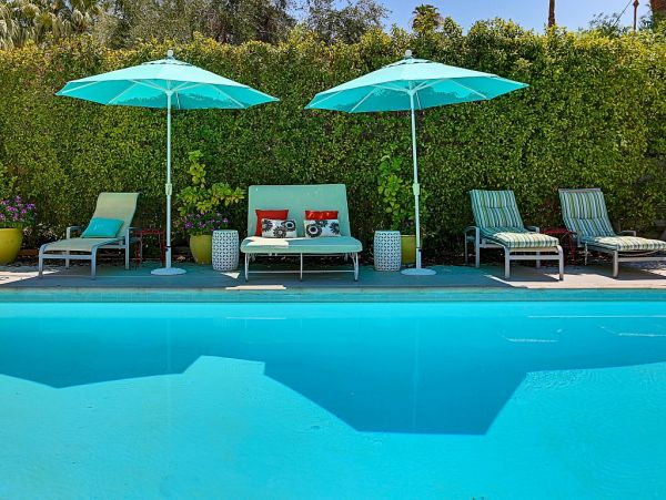 Palm Springs Home 984086