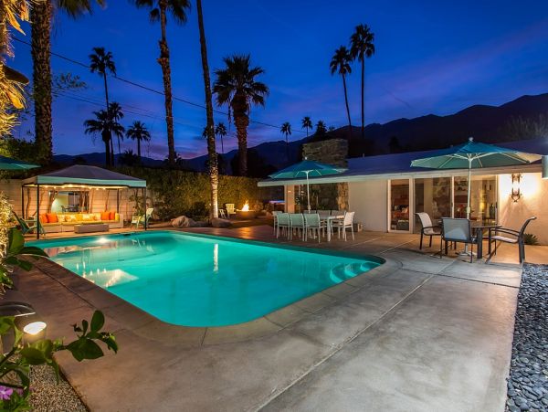 Palm Springs Home 984086